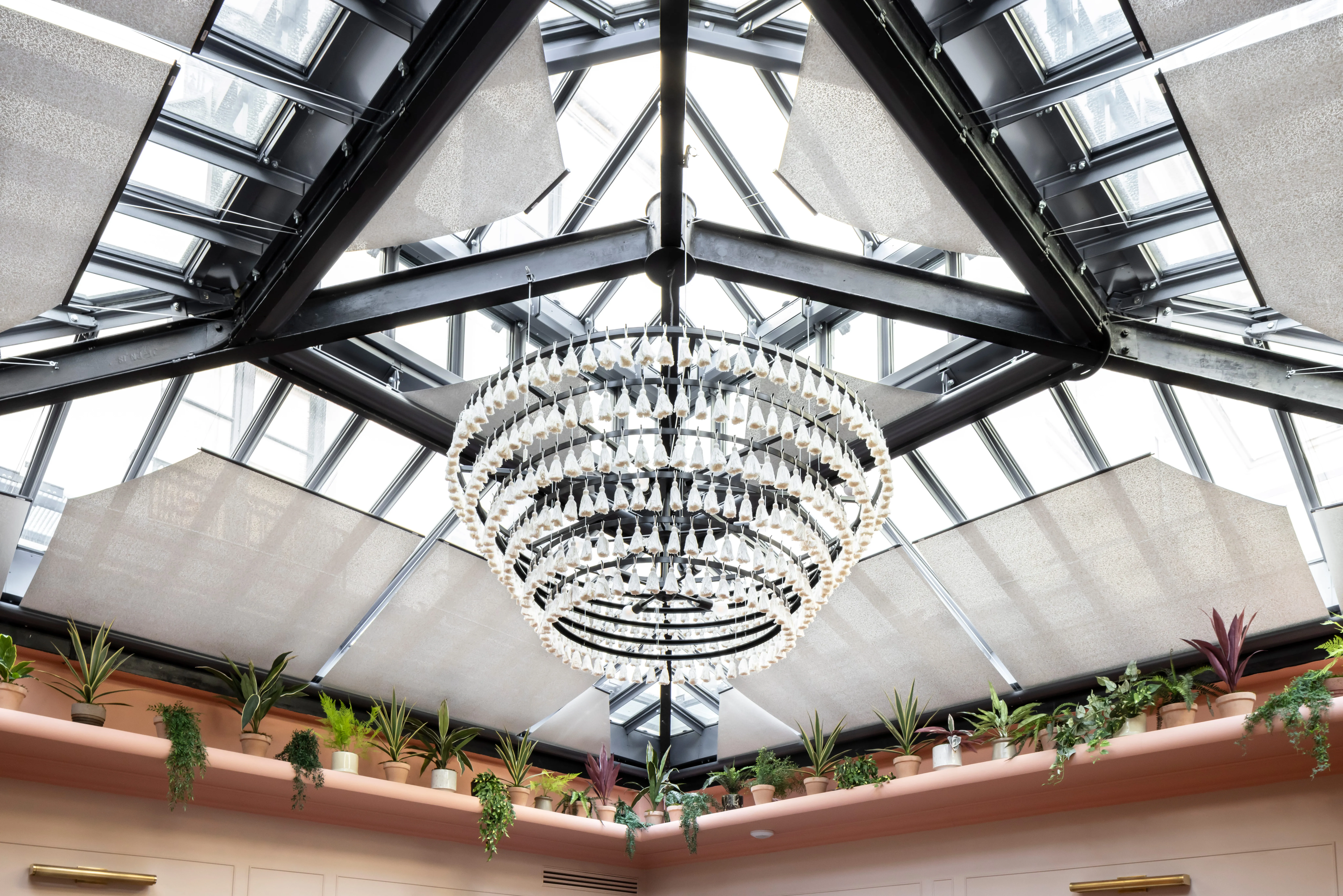 store anti-chaleur sur mesure pour un appartement hôtel