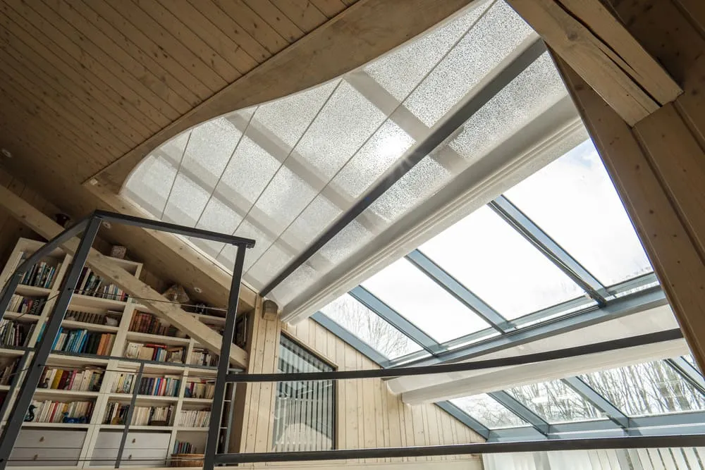 Store vélum sur rails