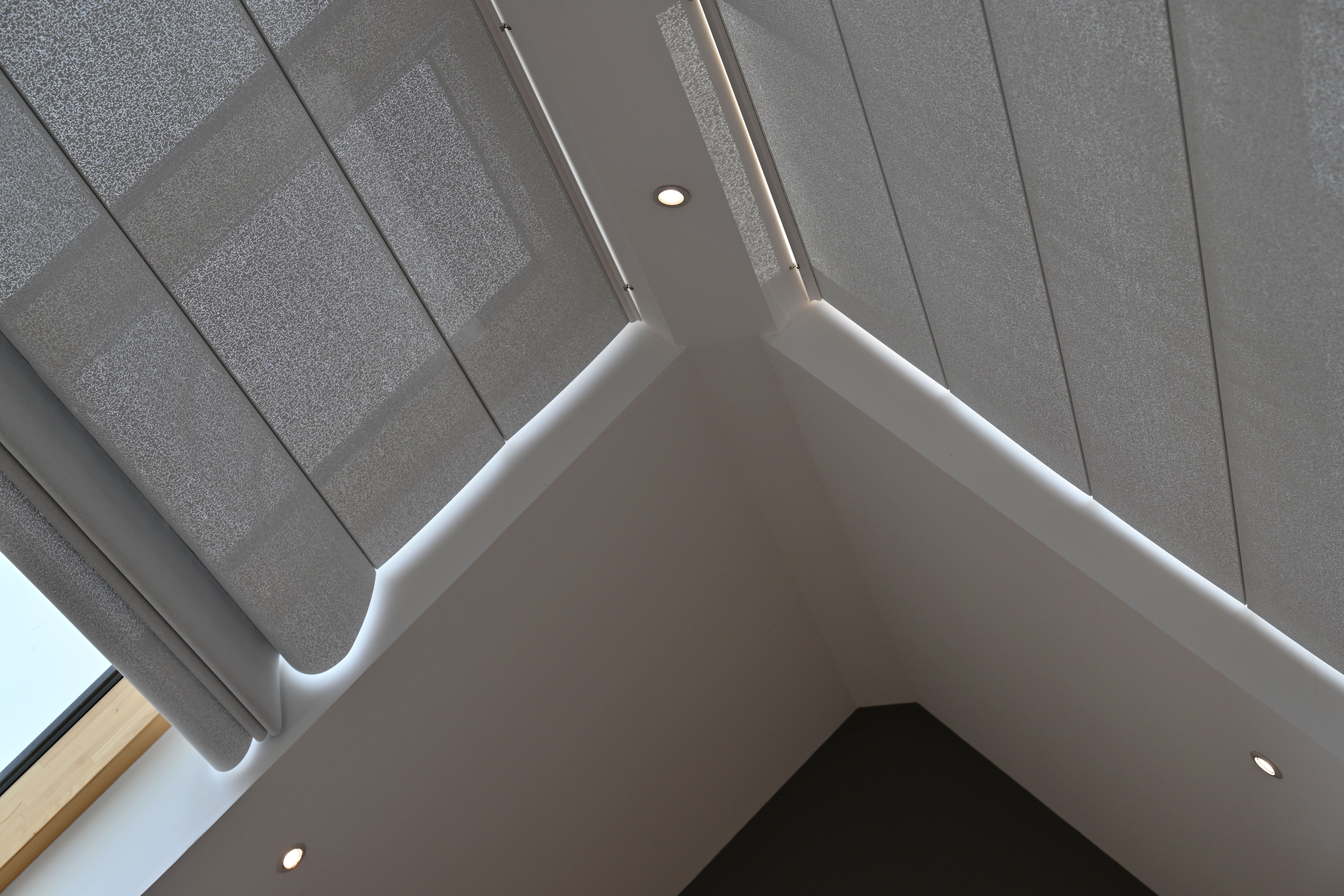 store anti-chaleur intérieur sous toiture