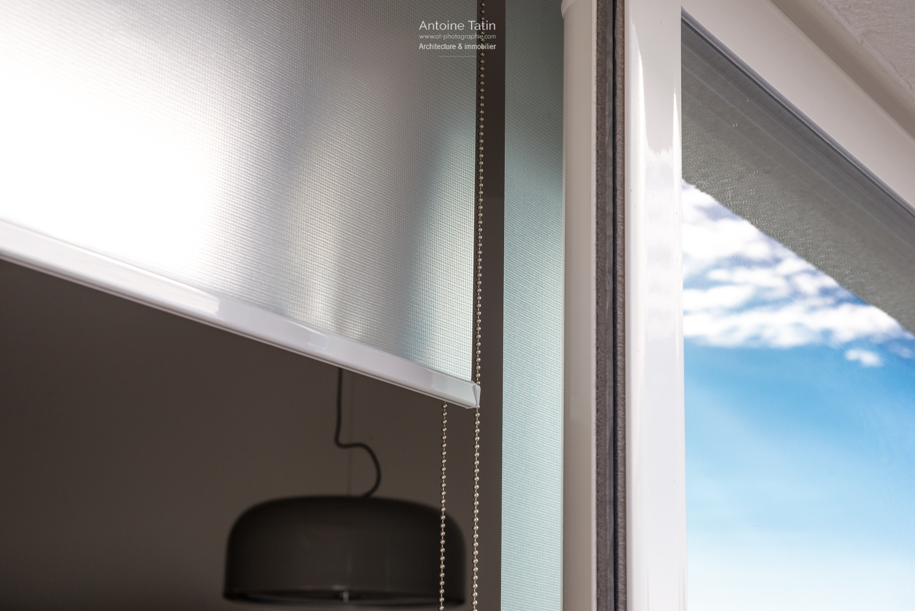 Une vue depuis la fenêtre orientée vers le bas